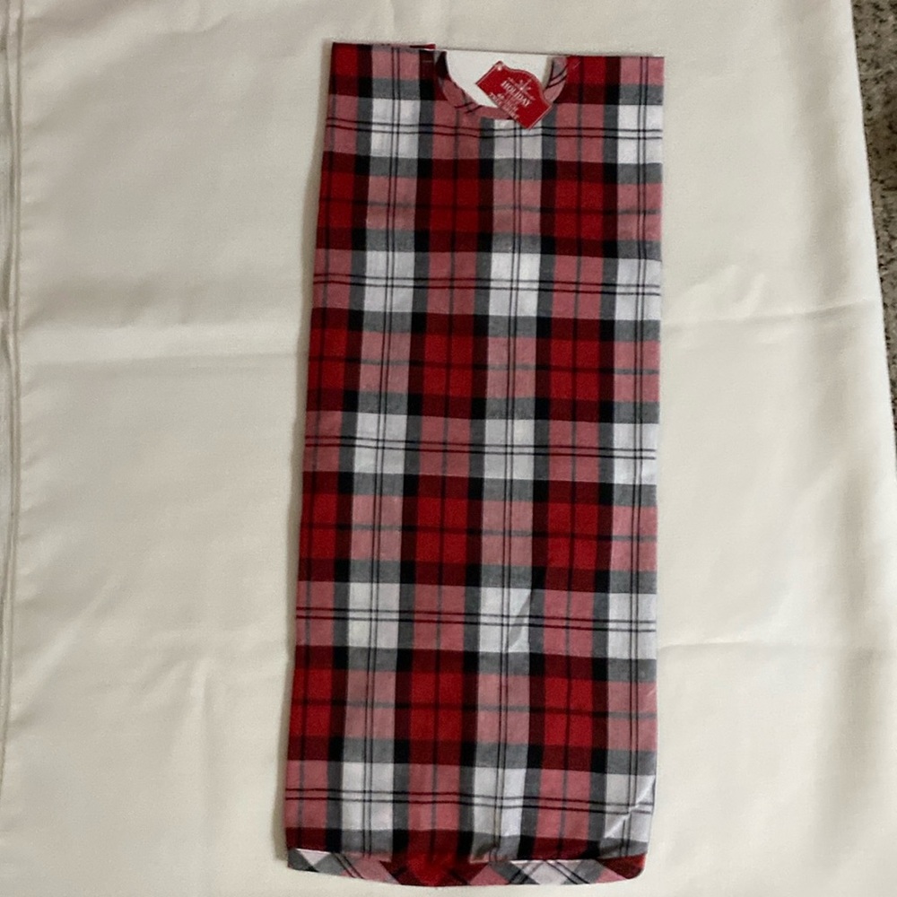 NWT- Plaid Christmas Tree Skirt